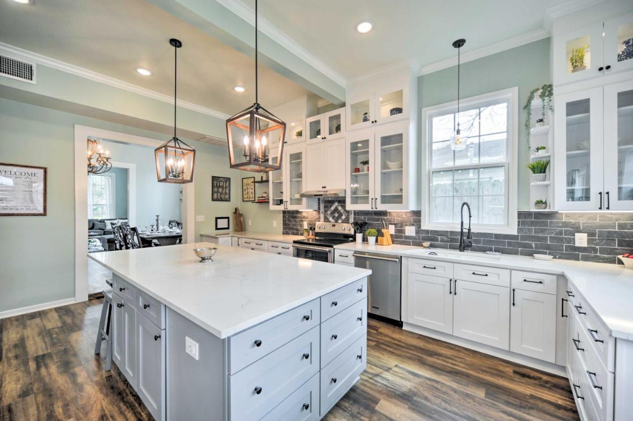 Spacious Abode, Walk To Texas Heroes Square! Gonzales Exterior photo