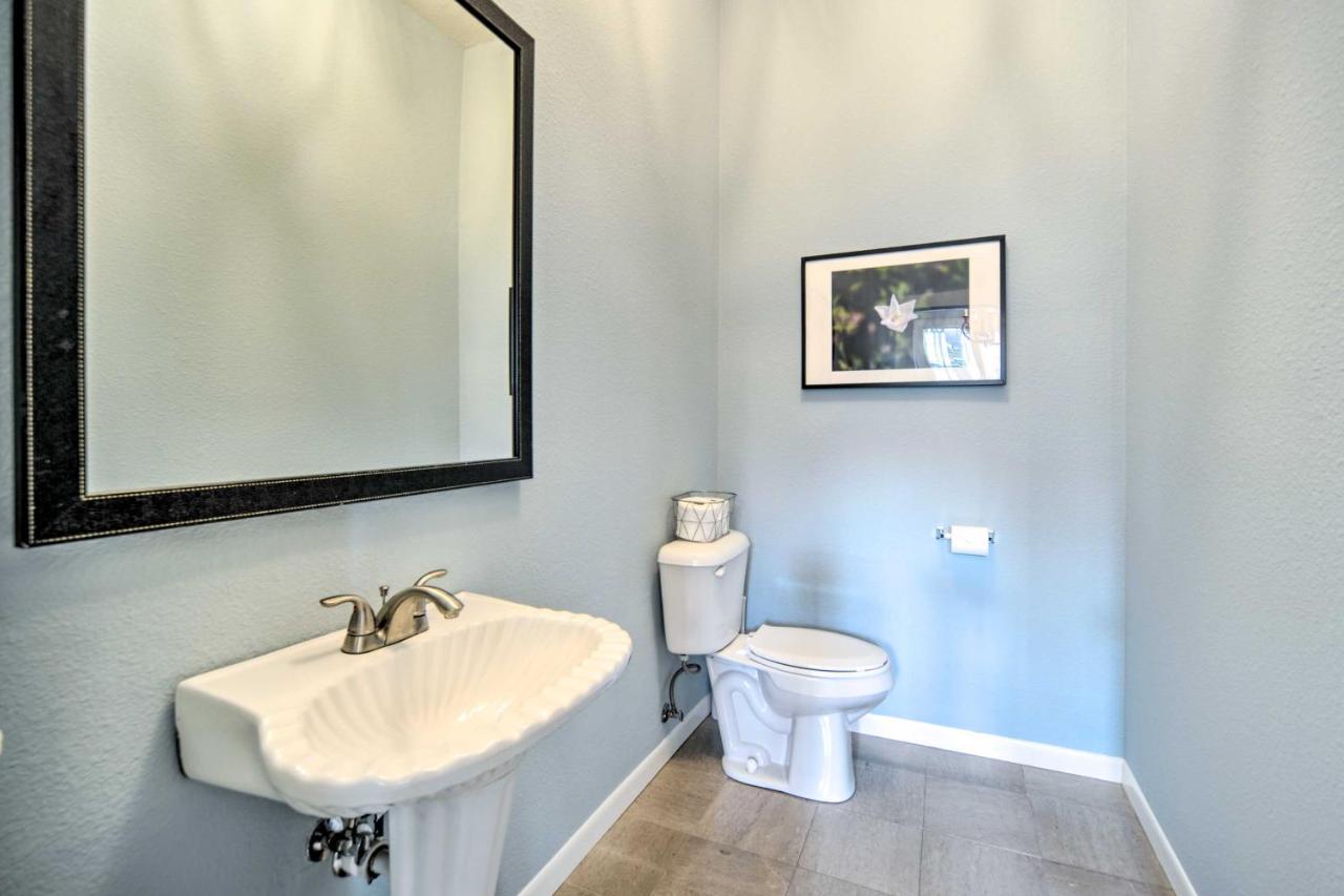 Spacious Abode, Walk To Texas Heroes Square! Gonzales Exterior photo