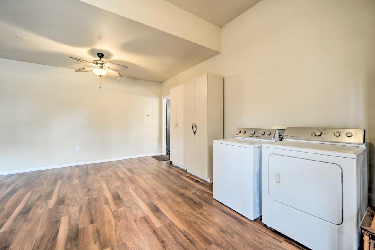 Spacious Abode, Walk To Texas Heroes Square! Gonzales Exterior photo