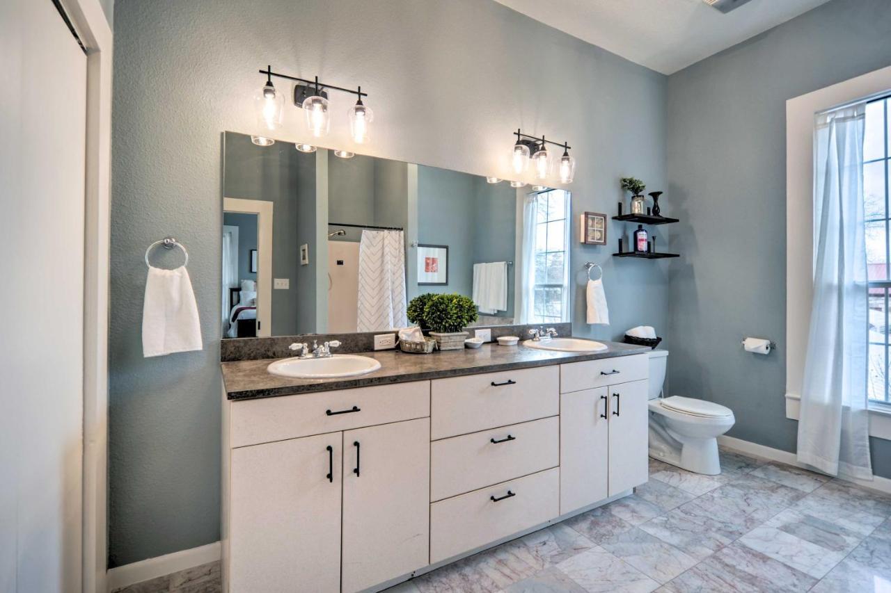 Spacious Abode, Walk To Texas Heroes Square! Gonzales Exterior photo