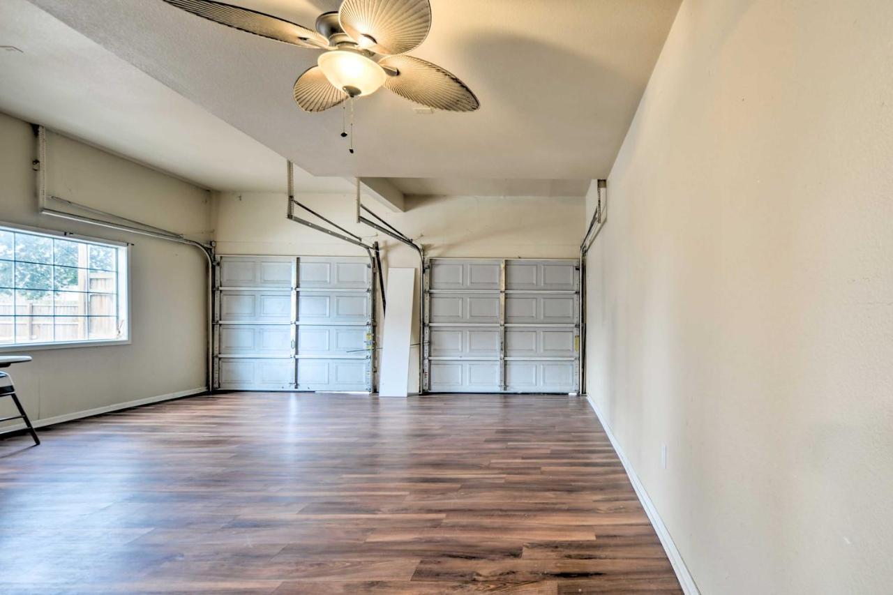 Spacious Abode, Walk To Texas Heroes Square! Gonzales Exterior photo