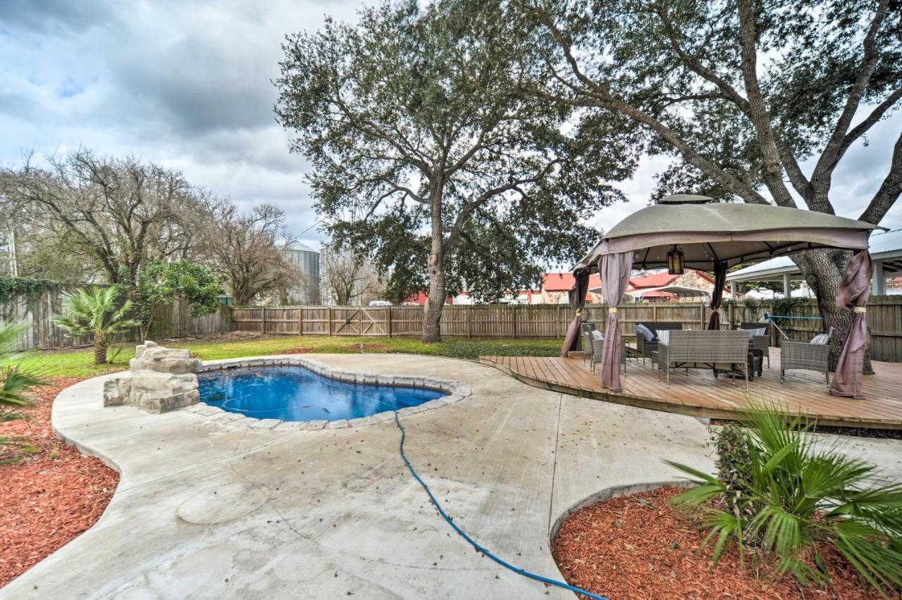 Spacious Abode, Walk To Texas Heroes Square! Gonzales Exterior photo